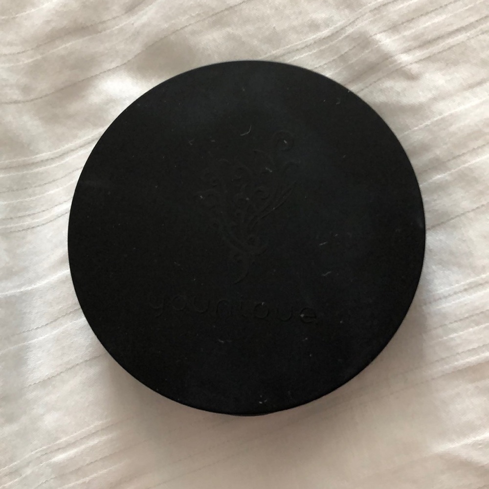 Pressed powder